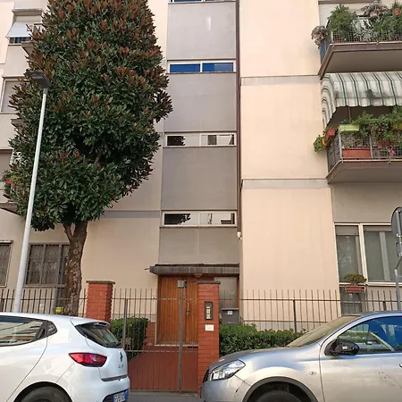 Konukevi Terrazza Tra Fiori E Cielo Floransa