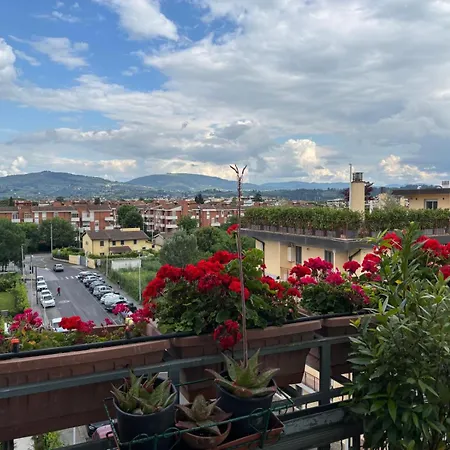 Terrazza Tra Fiori E Cielo Konukevi 4*